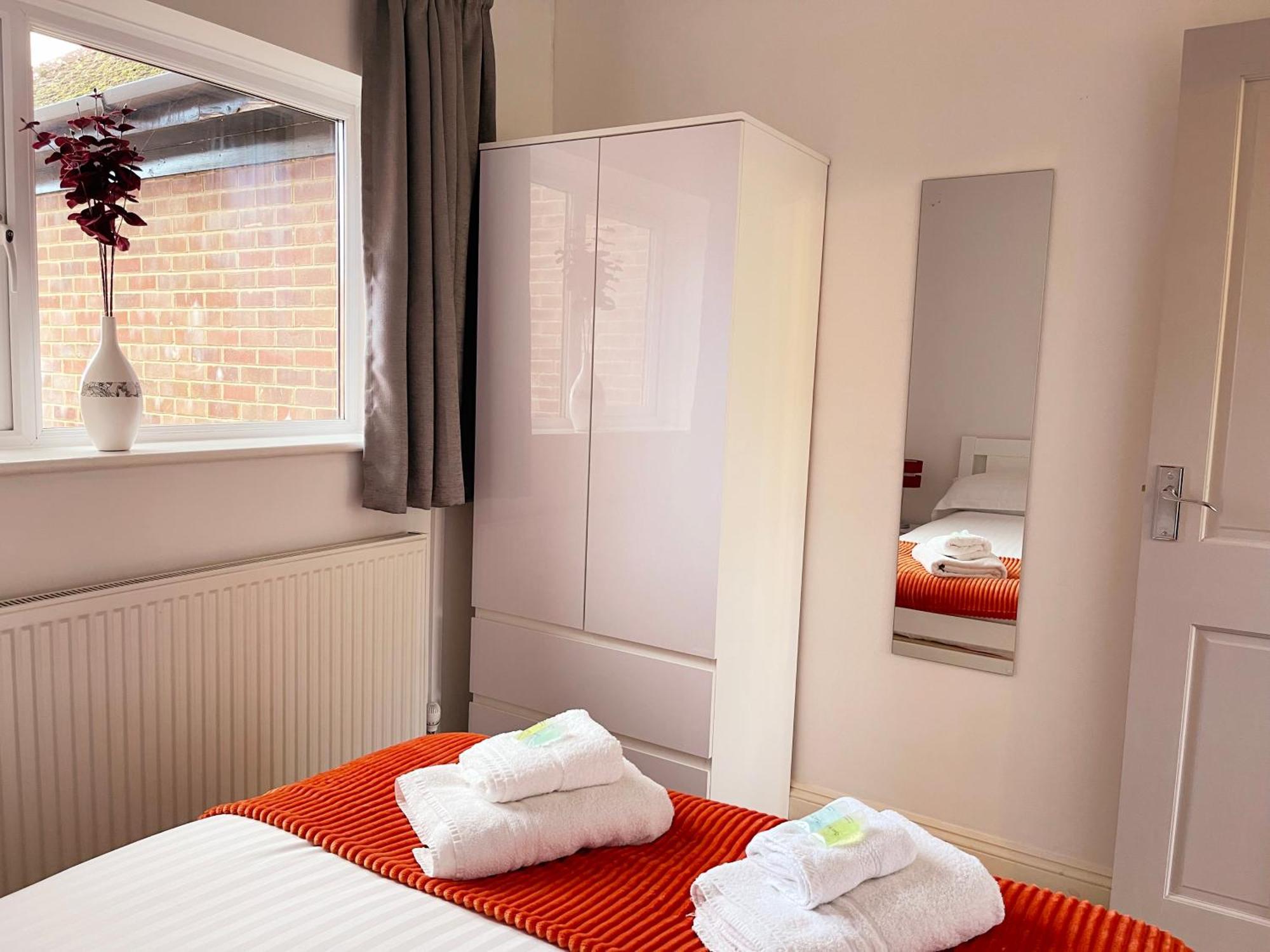 Apartament Elegant Serviced With Parking In