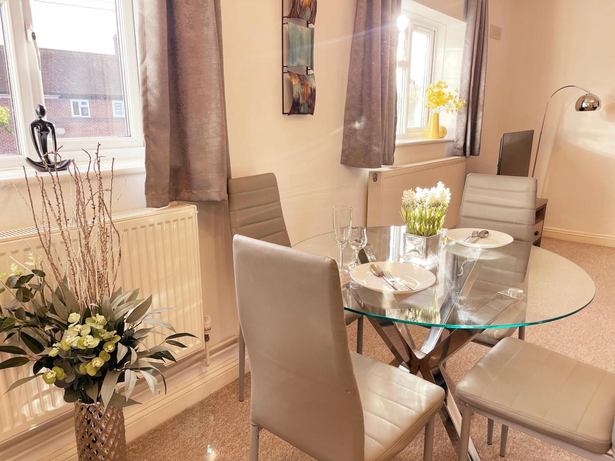 Elegant Serviced With Parking In Apartament *