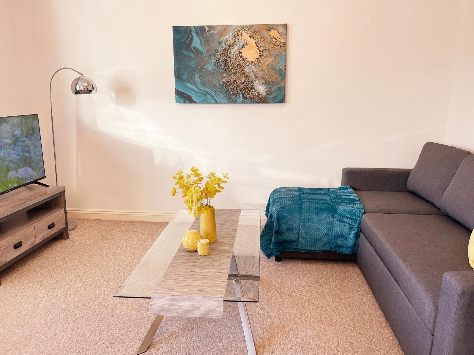 Elegant Serviced With Parking In Apartament
