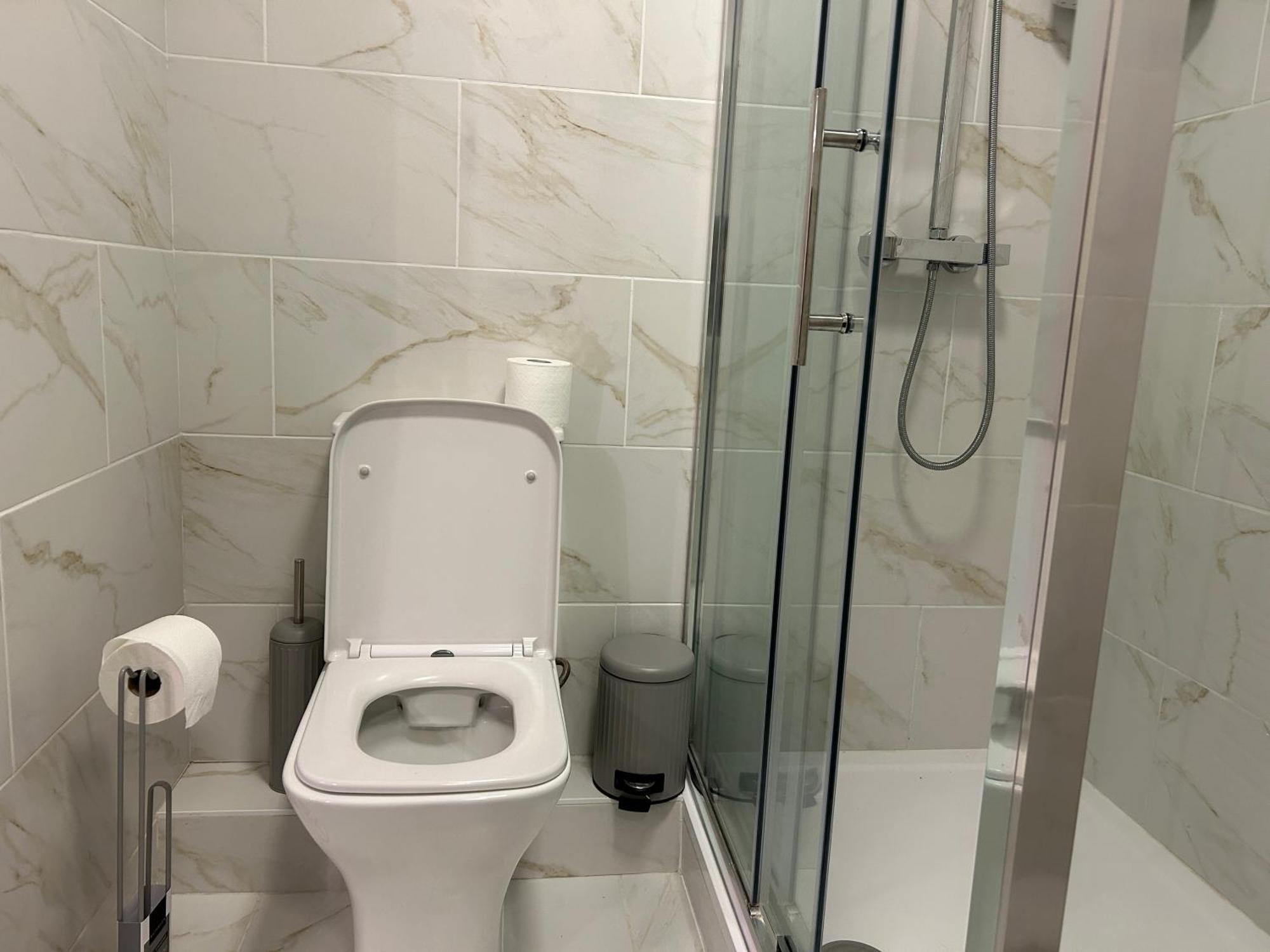 Elegant Serviced With Parking In Apartament *