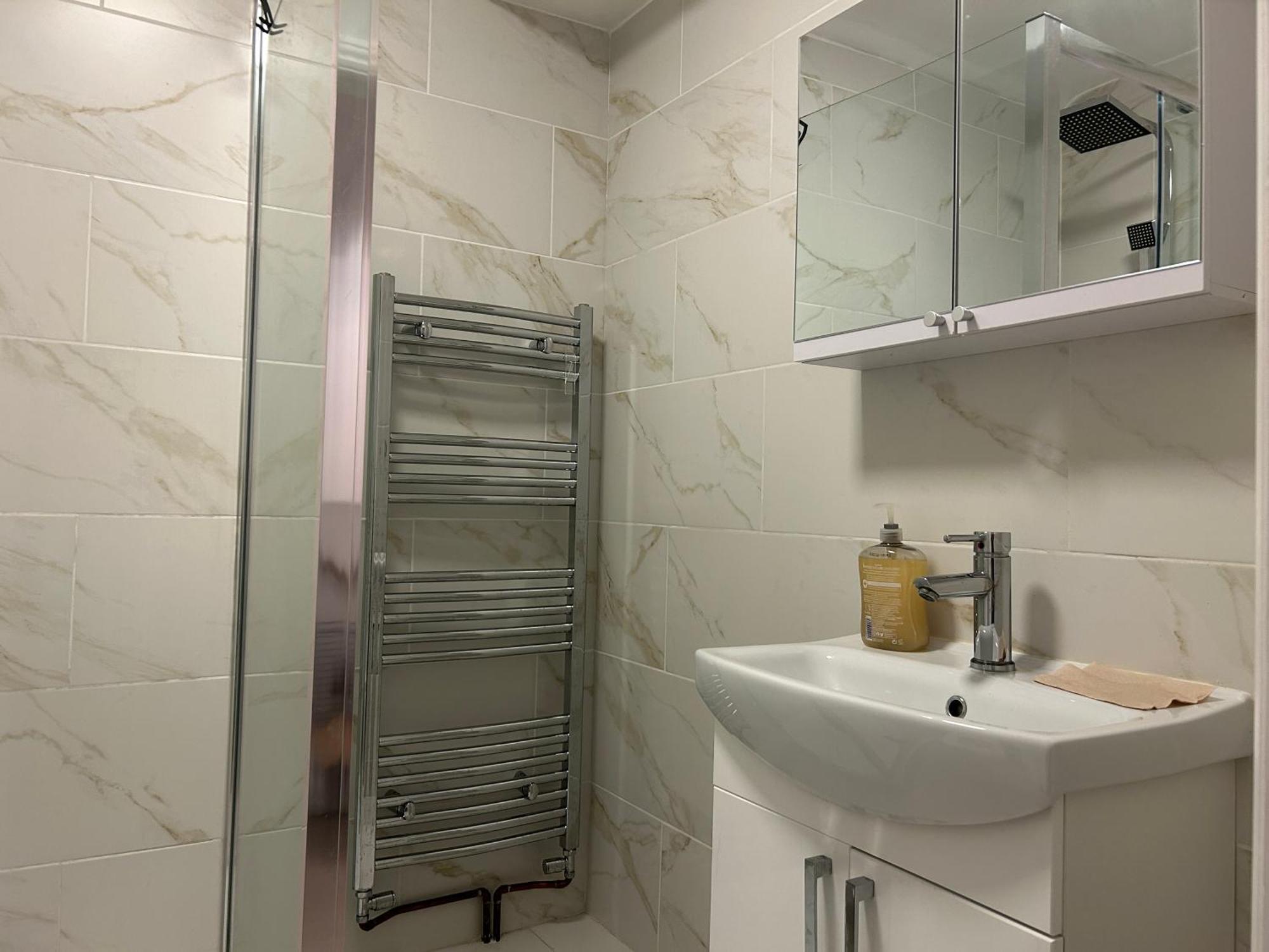 Apartament Elegant Serviced With Parking In Oxford